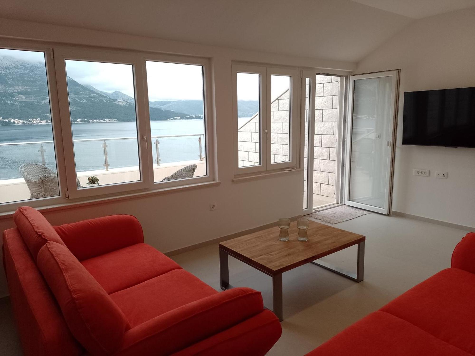 Apartma Mirna *