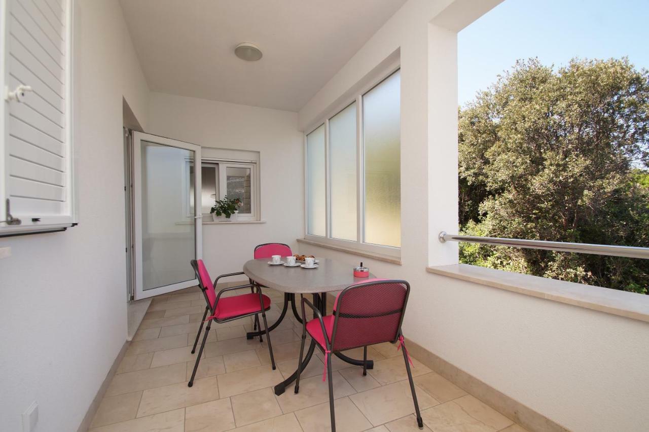 Apartma Mirna *